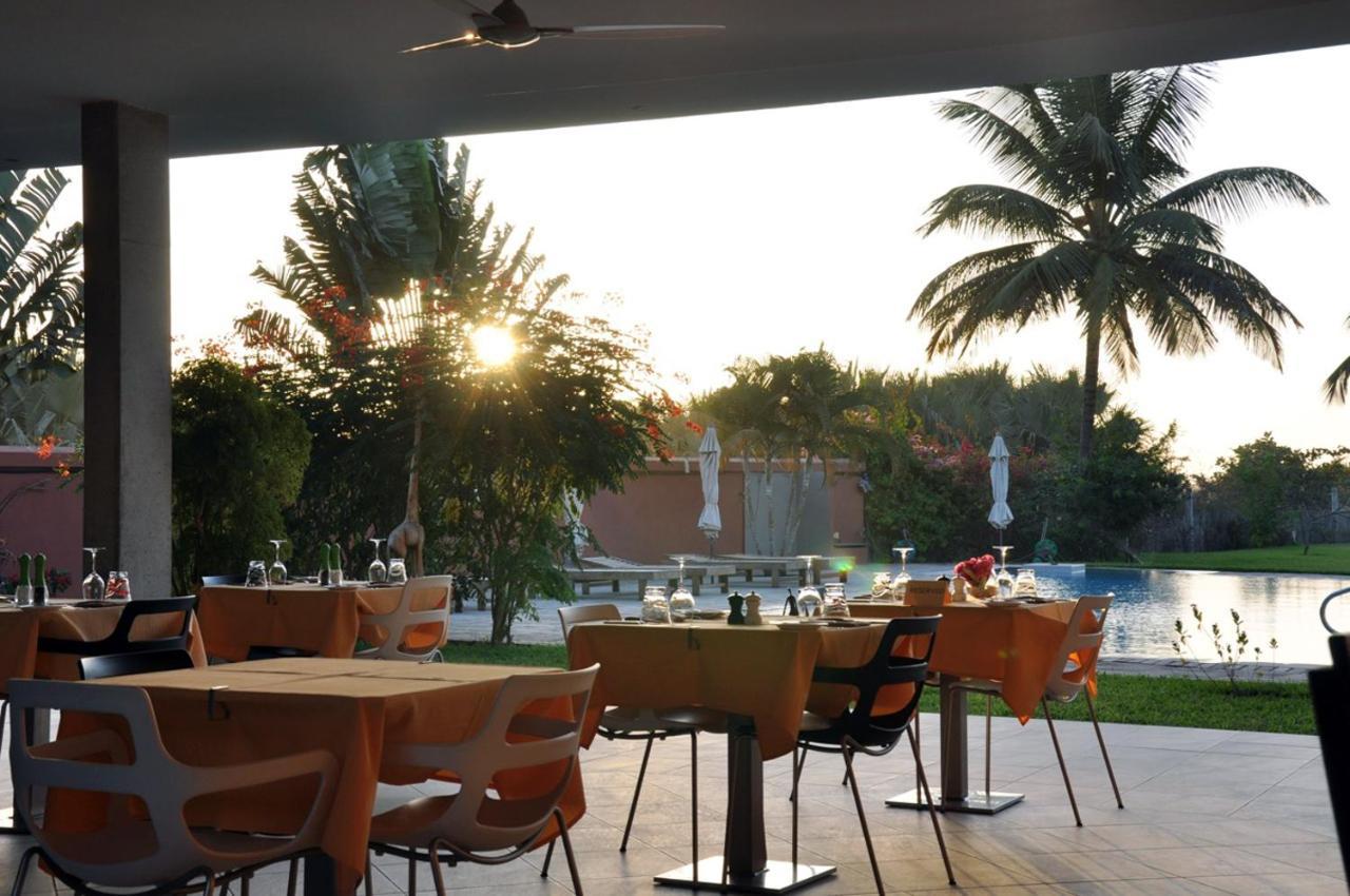 Leo'S Beach Hotel - Adults Only Brufut Kültér fotó