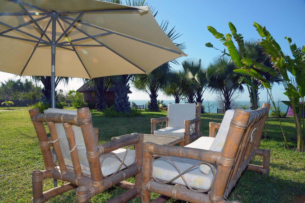 Leo'S Beach Hotel - Adults Only Brufut Kültér fotó