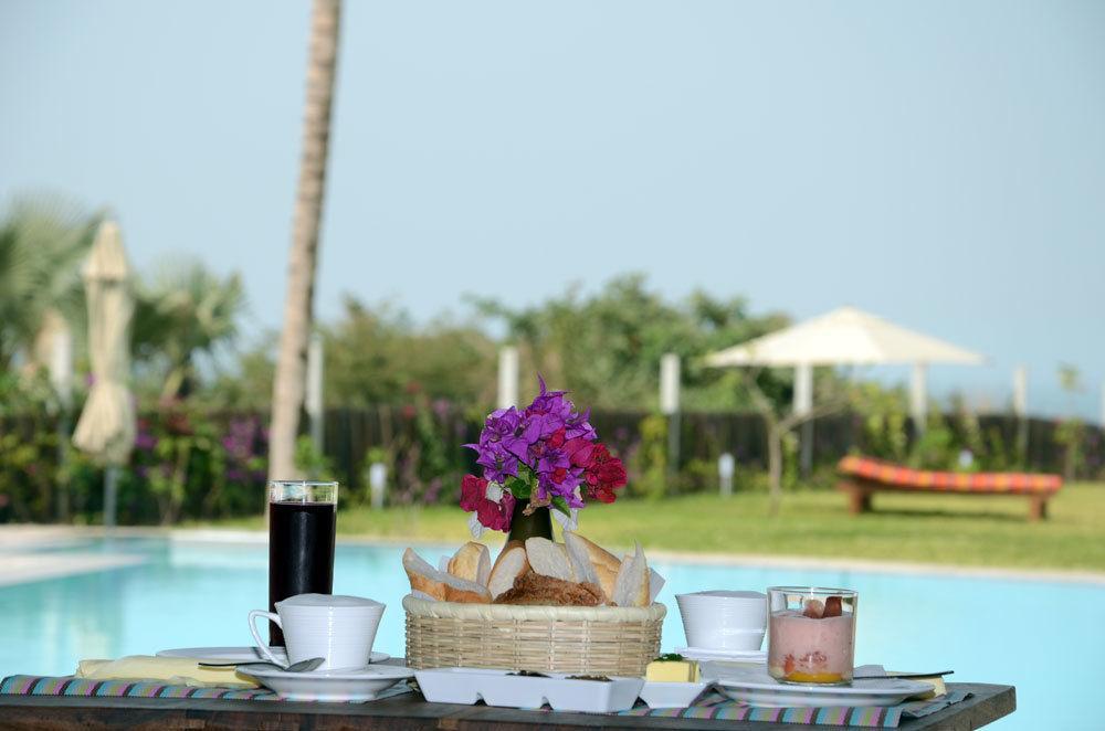 Leo'S Beach Hotel - Adults Only Brufut Kültér fotó